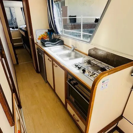 Bateau Spacieux Vue Sur L'eau - 8 Pers. - Api-1-46-34 Bateau-hôtel *